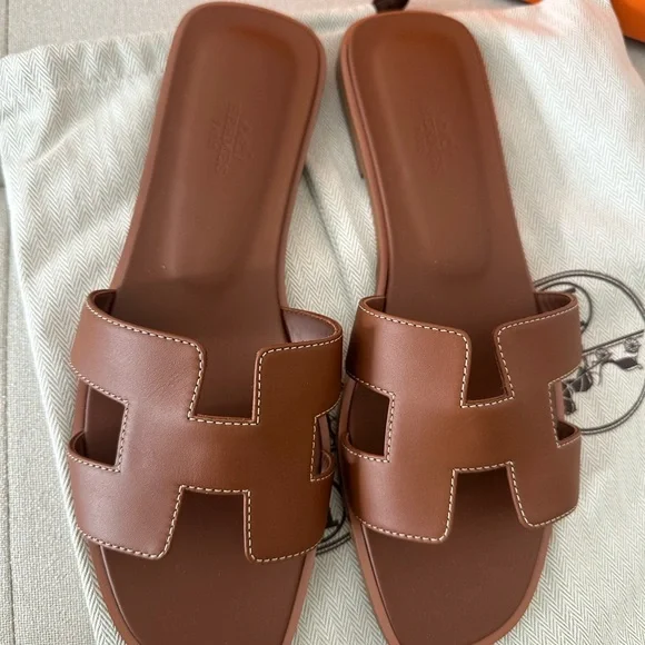 Hermes Oran Sandals in “Gold” size 40 - Picture 2 of 7